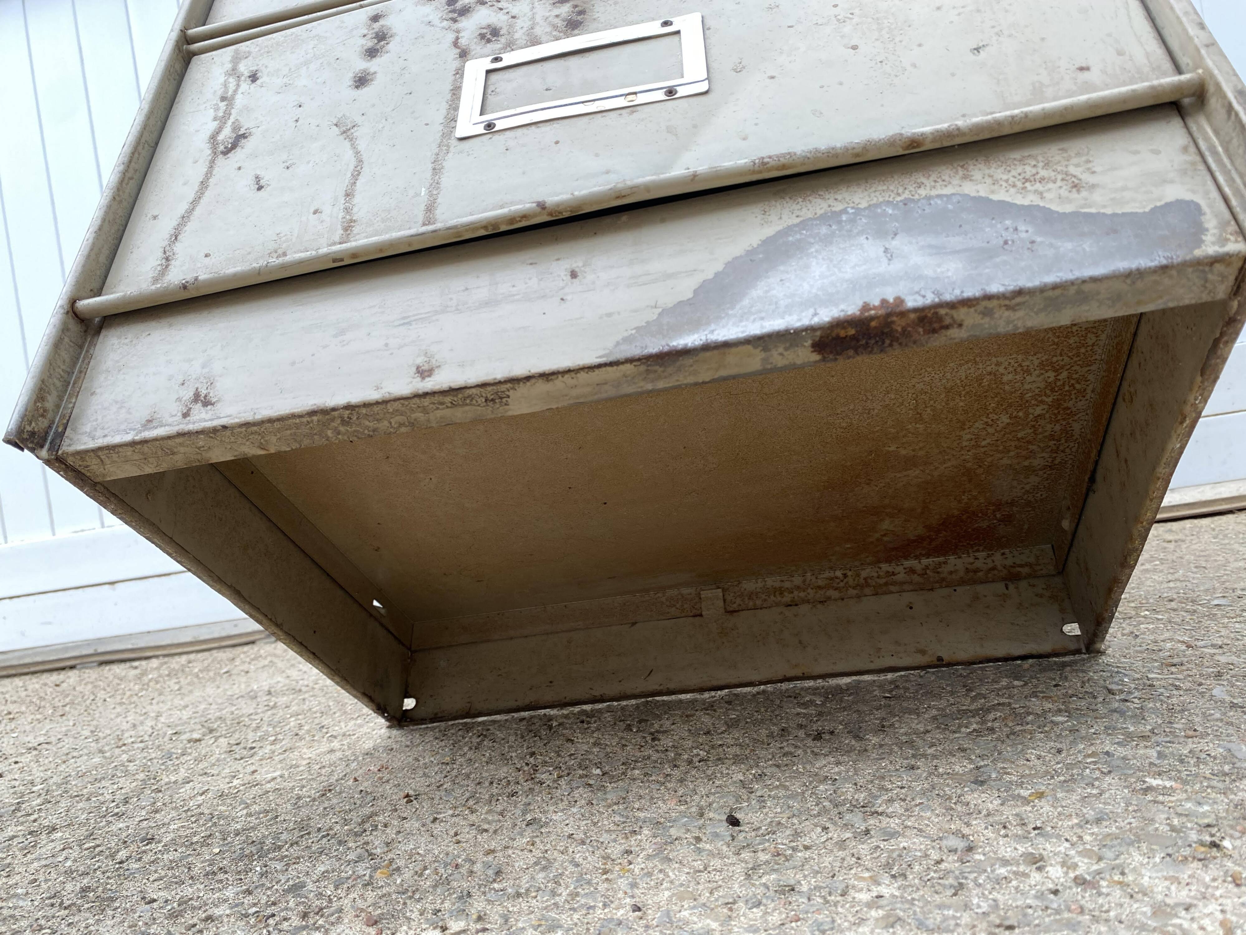 Meuble à 5 clapets casier industriel métal Ronéo 1950