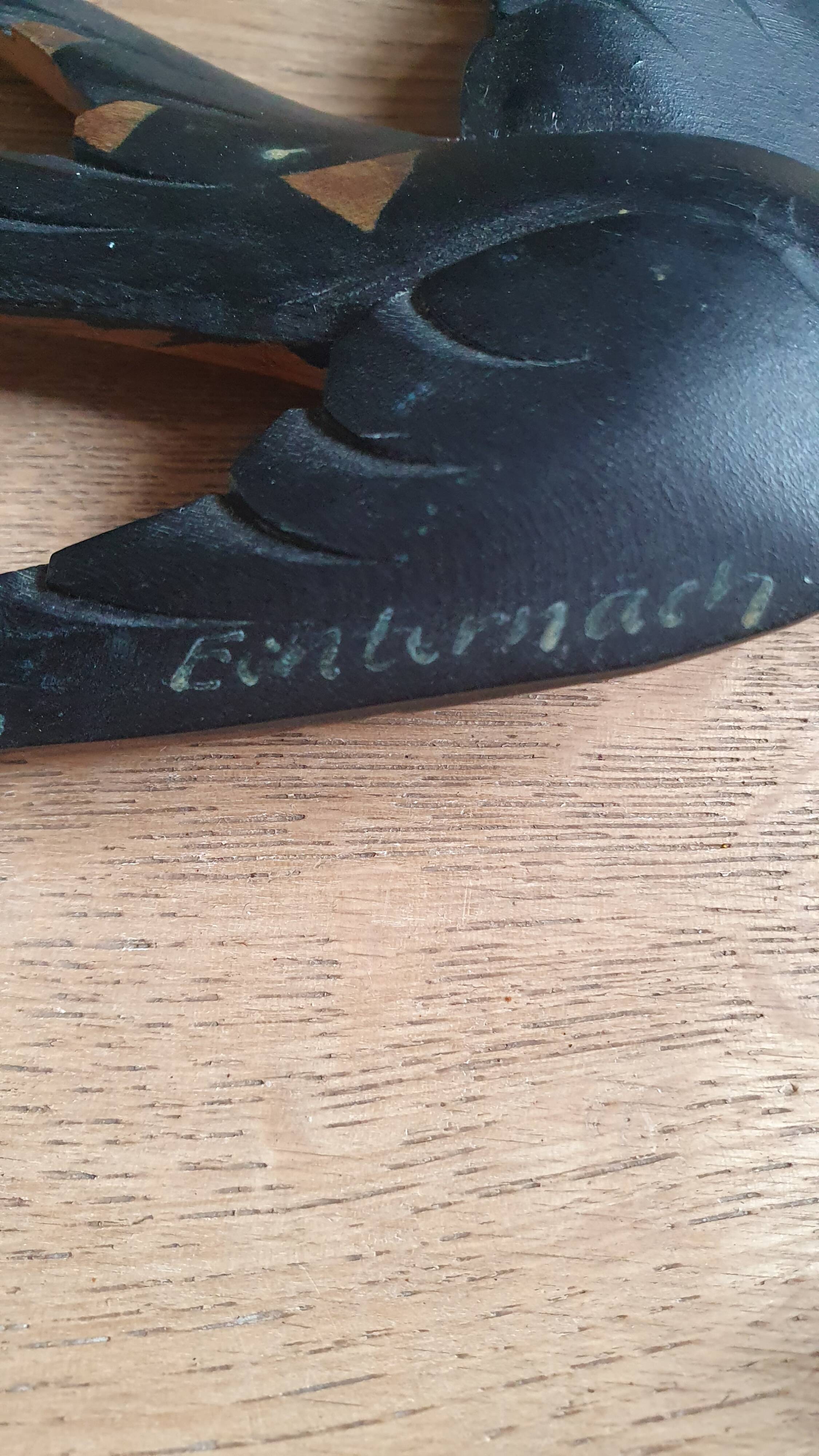 Paire d'hirondelles en bois vintage