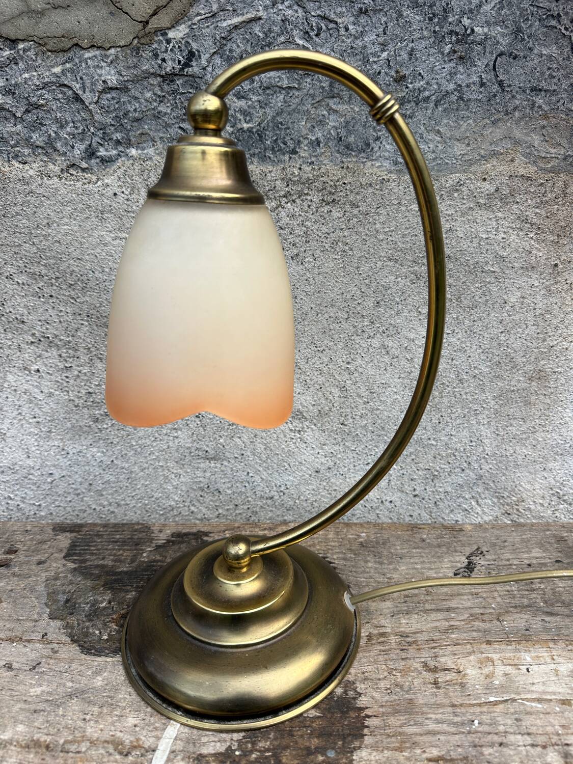 Tulip desk lamp, bedside lamp in brass and blown glass J.P Rycka
