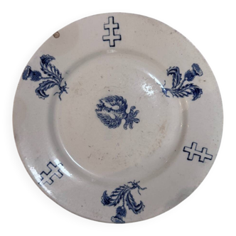 Vintage Lorraine cross plates