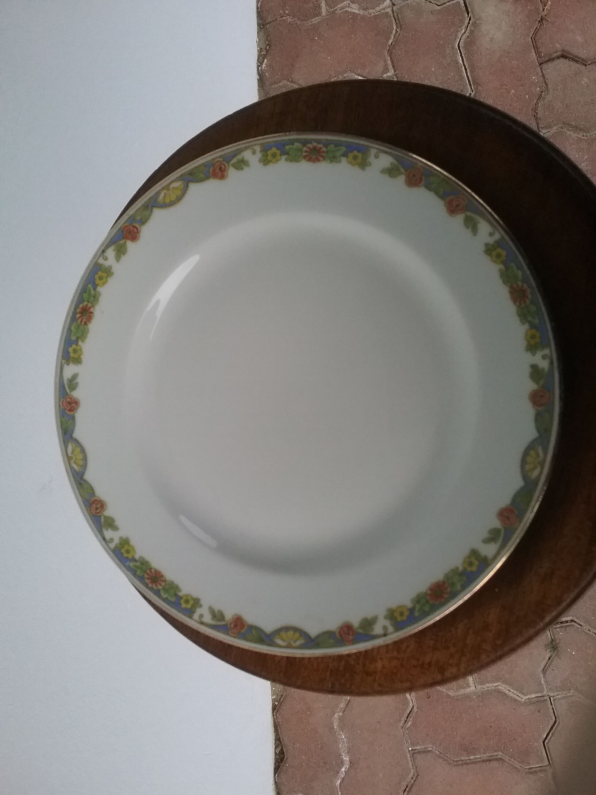 8 porcelain dessert plates from Limoges