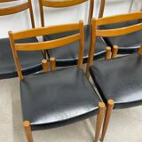 6 Scandinavian chairs in wood and black leatherette