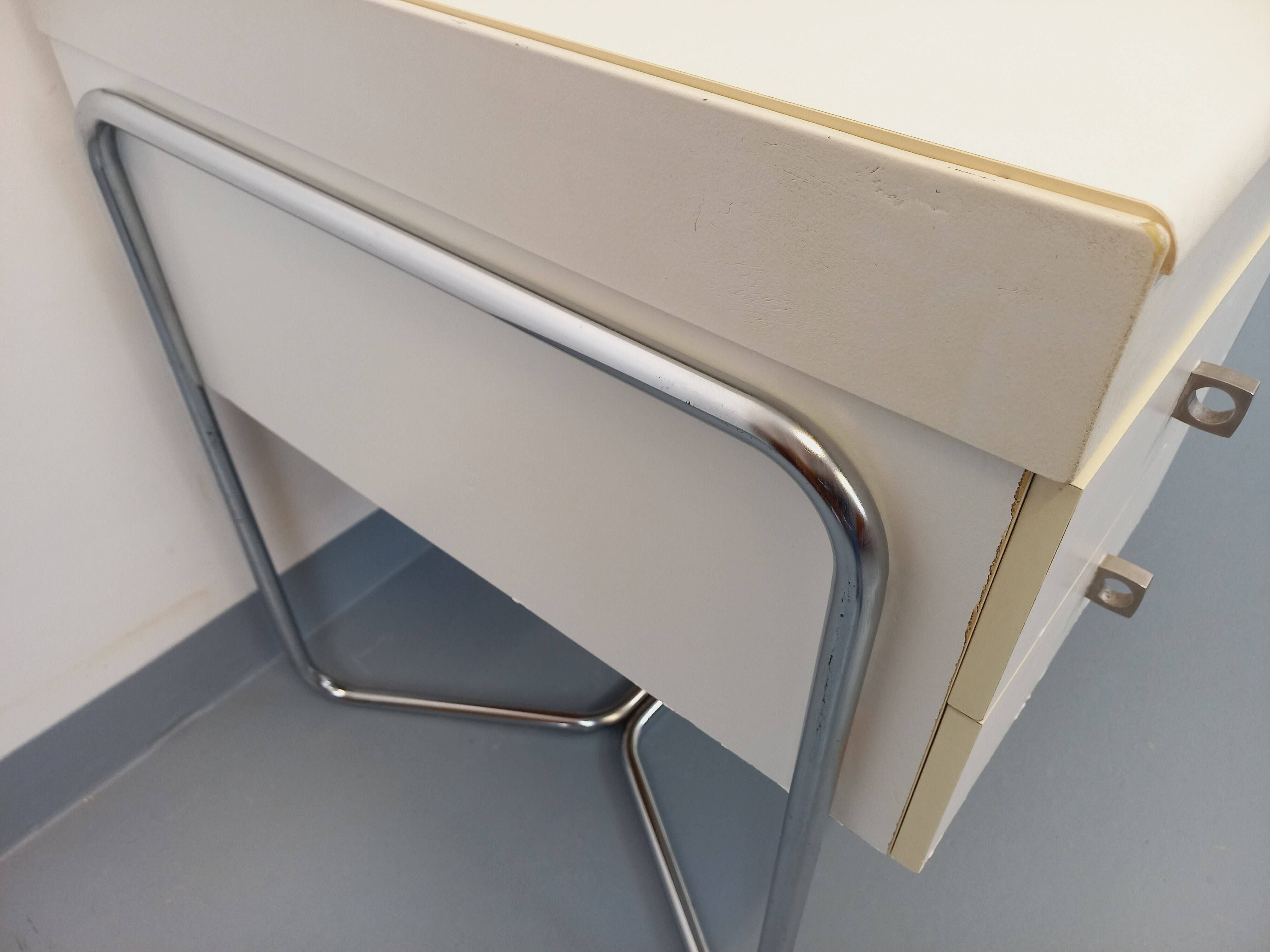 Vintage Bauhaus style desk in melamine and chrome metal from the 1970s.
