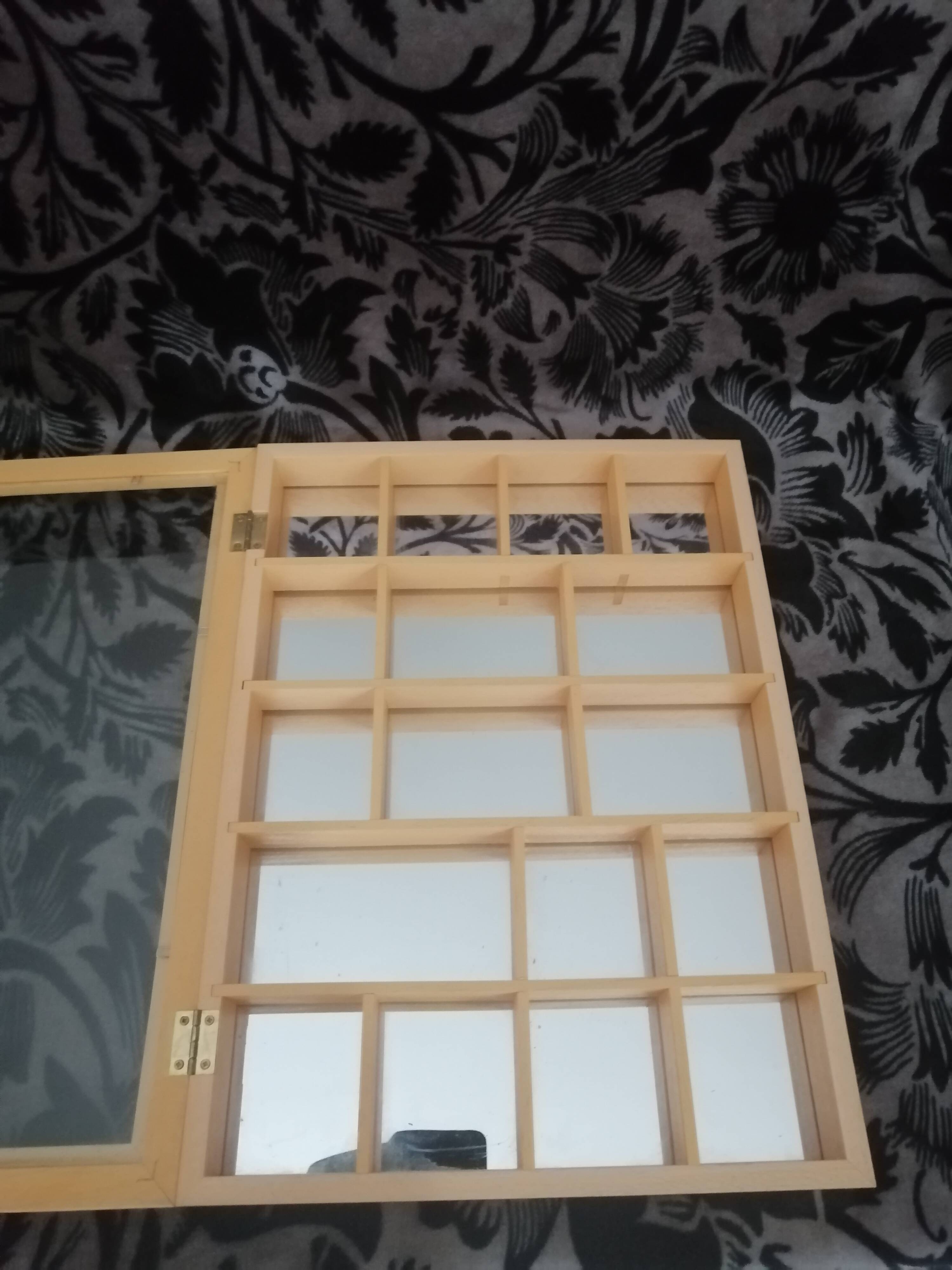 Miniature wall or installation case
