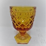 6 amber-footed glasses