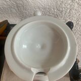 Petite soupière en porcelaine ancienne