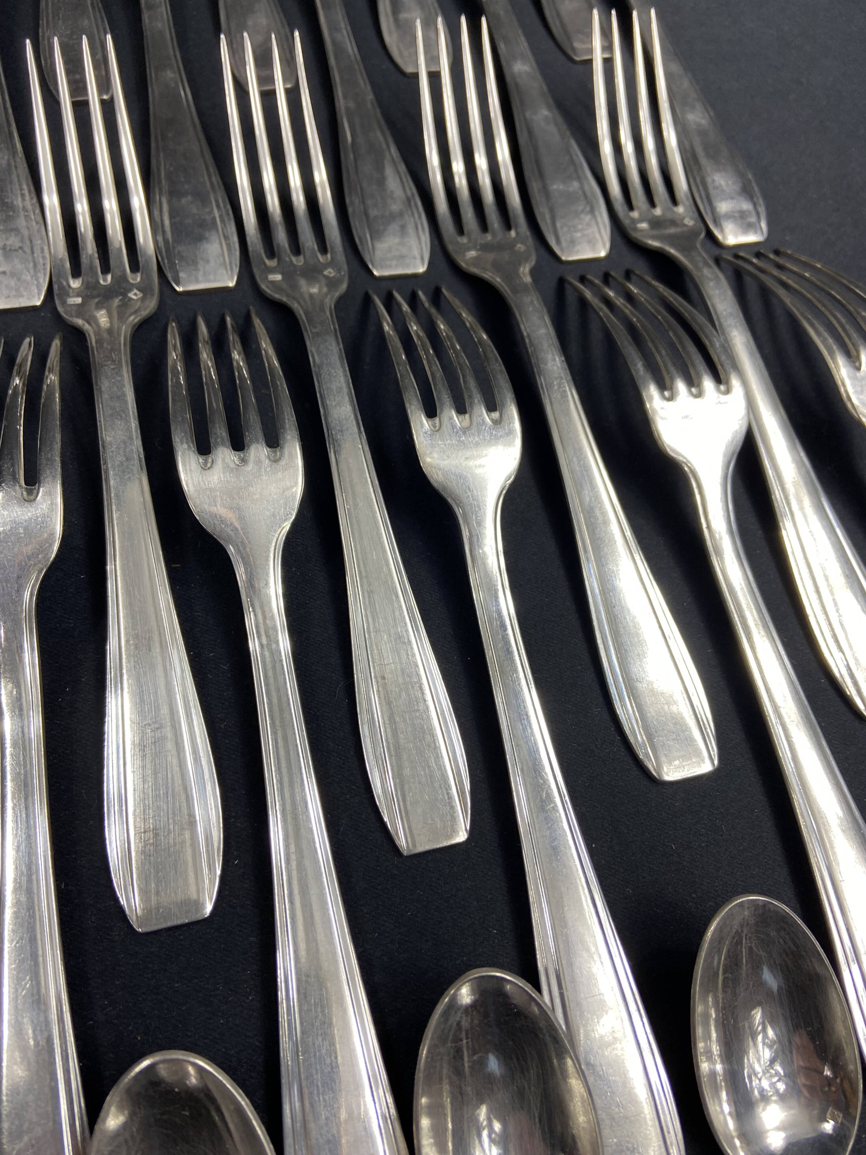 Vintage design silver metal cutlery set