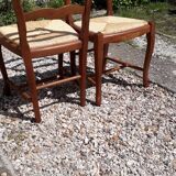 Chaises en bois et paille