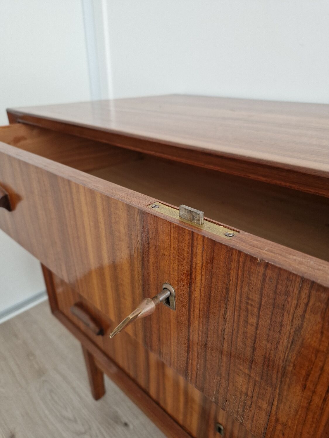 70's chest of drawers