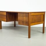 Bureau autoportant en teck avec porte et tiroirs, années 1970