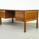 Bureau autoportant en teck avec porte et tiroirs, années 1970