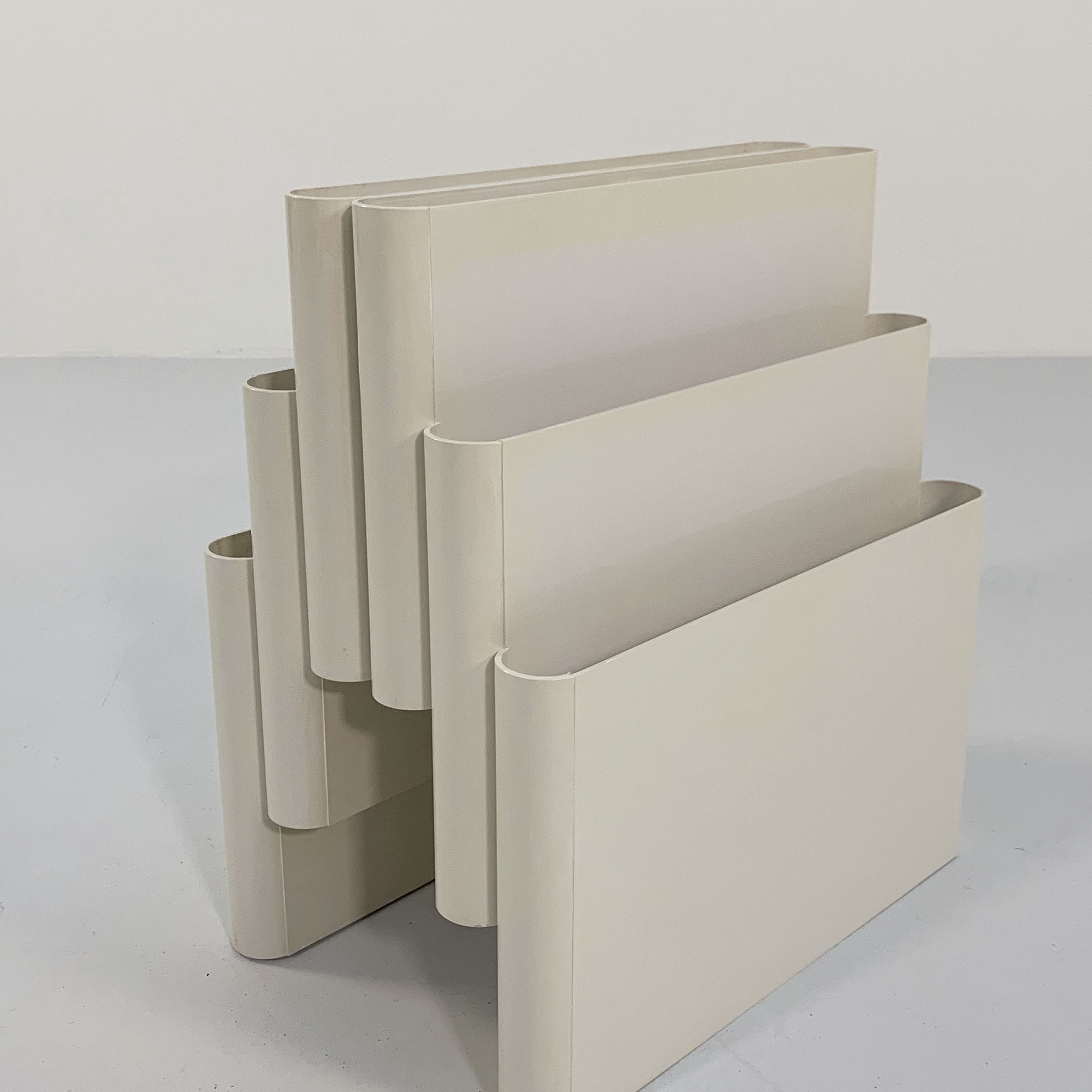 White magazine holder by Giotto Stoppino for Kartell, 1970