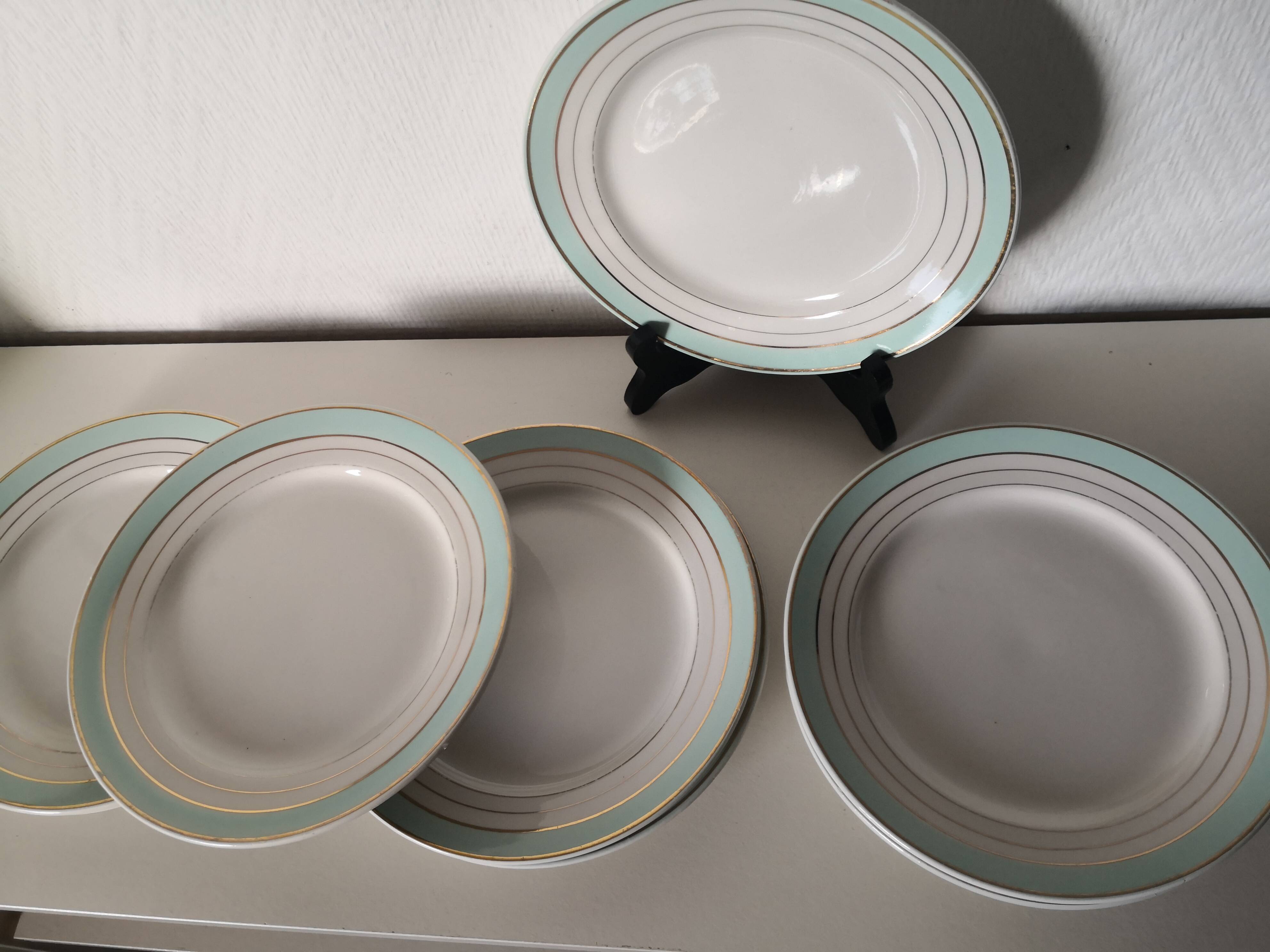 set of 8 Lunéville dessert plates, Regency model, green, white and gold