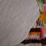 Table basse en travertin forme organique
