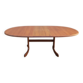 Extendable table, designed by V. Wilkins, G-Plan, Great Britain, 1960s.