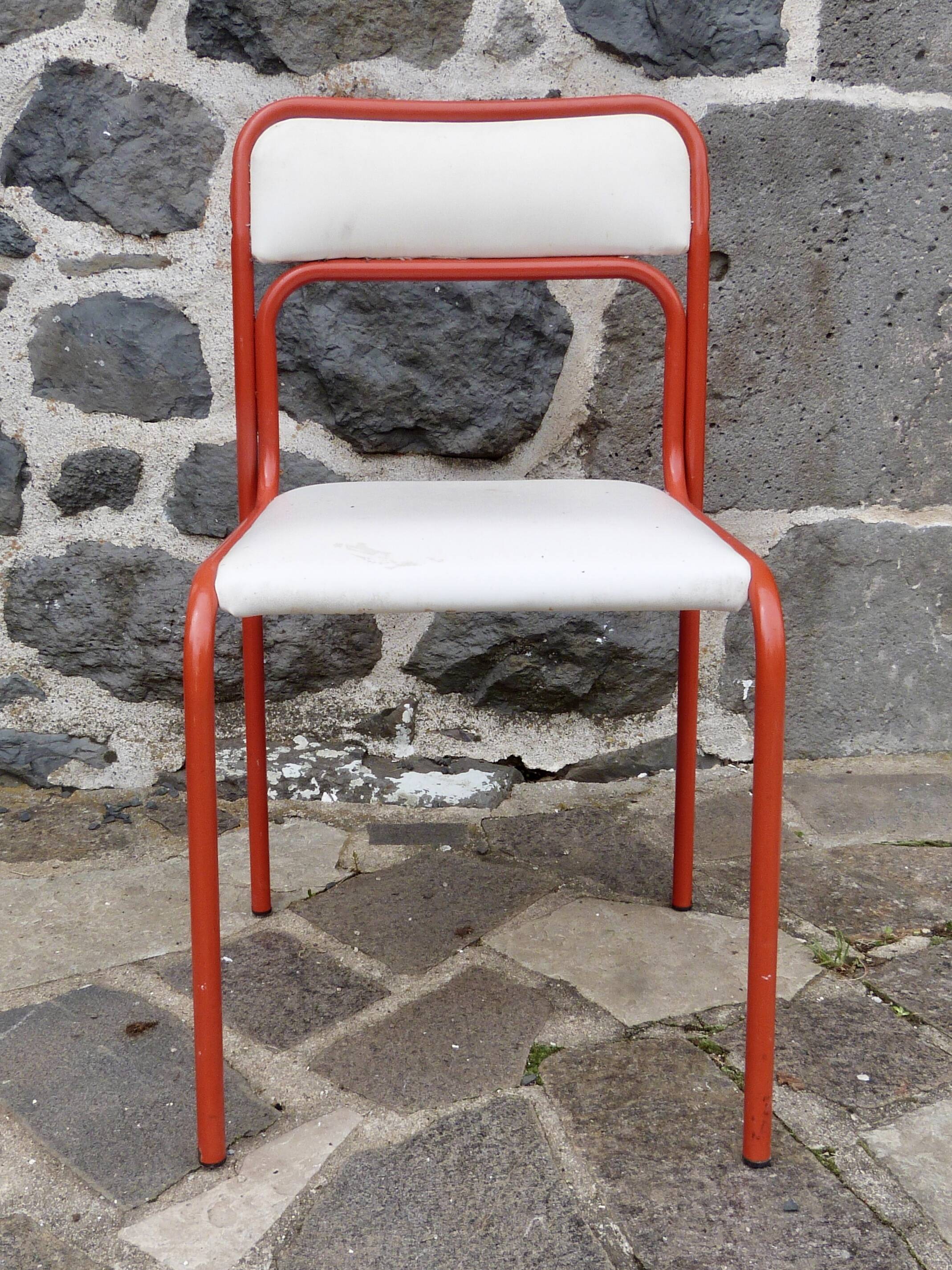 Tubular red metal chair, 70s