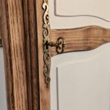 Renovated wooden bonnetière