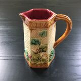 Onnaing dabbling pitcher