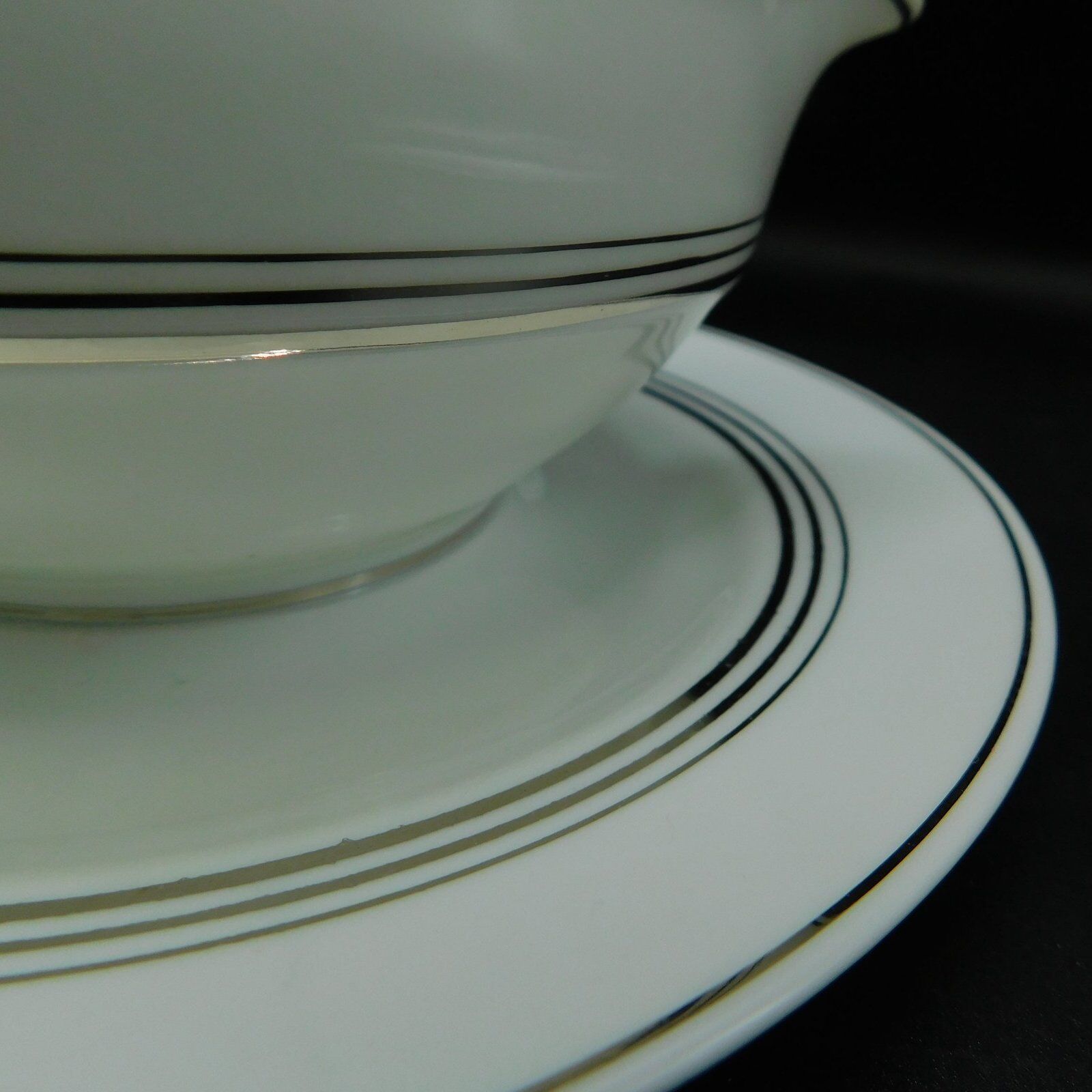 Saucière Charles Ahrenfeldt art deco - white and silver