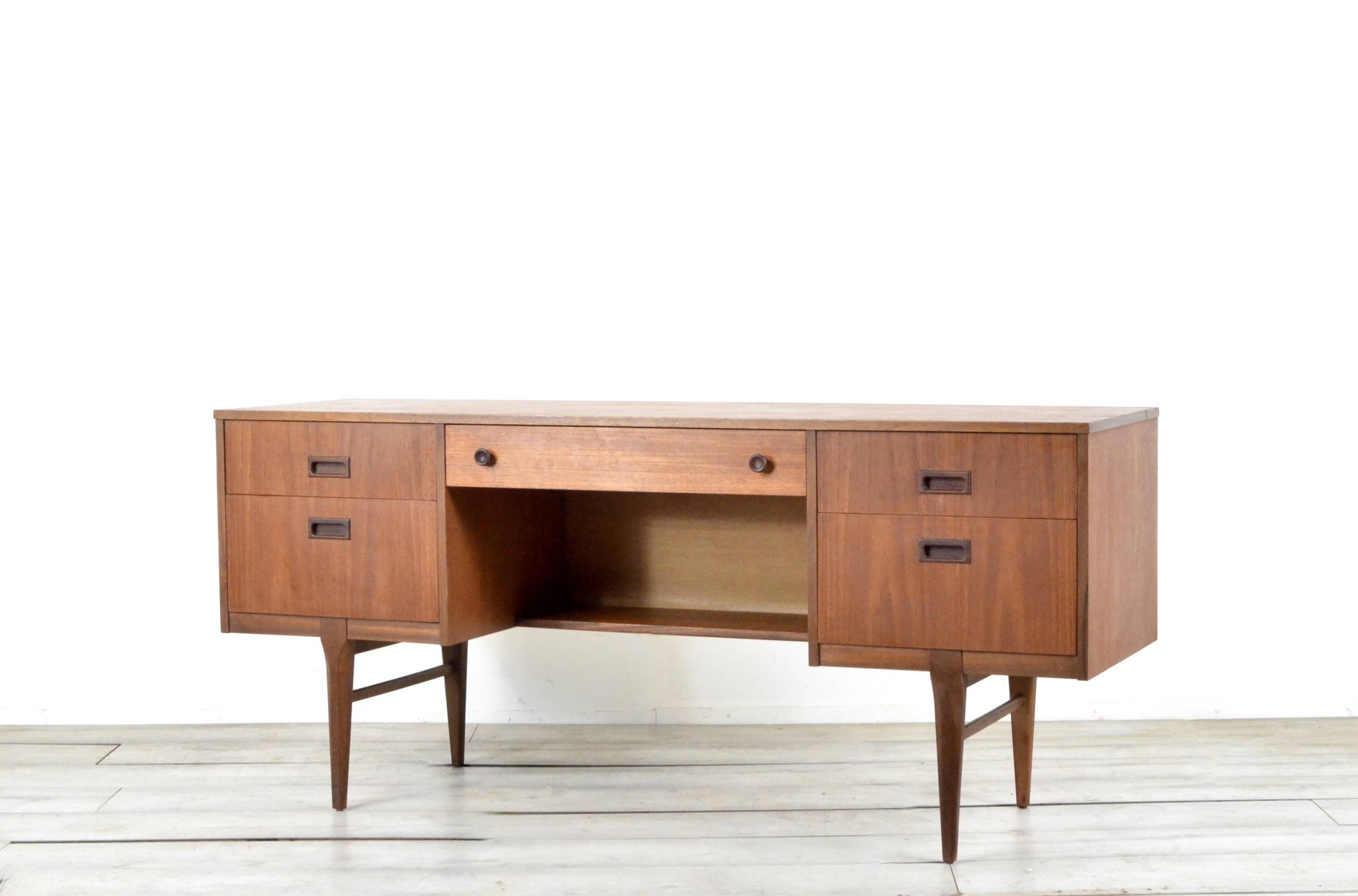 Bureau en teck danois du milieu du siècle, coiffeuse, tiroirs, buffet. Livraison. Vin