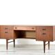Bureau en teck danois du milieu du siècle, coiffeuse, tiroirs, buffet. Livraison. Vin