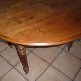 Fold-rated round table