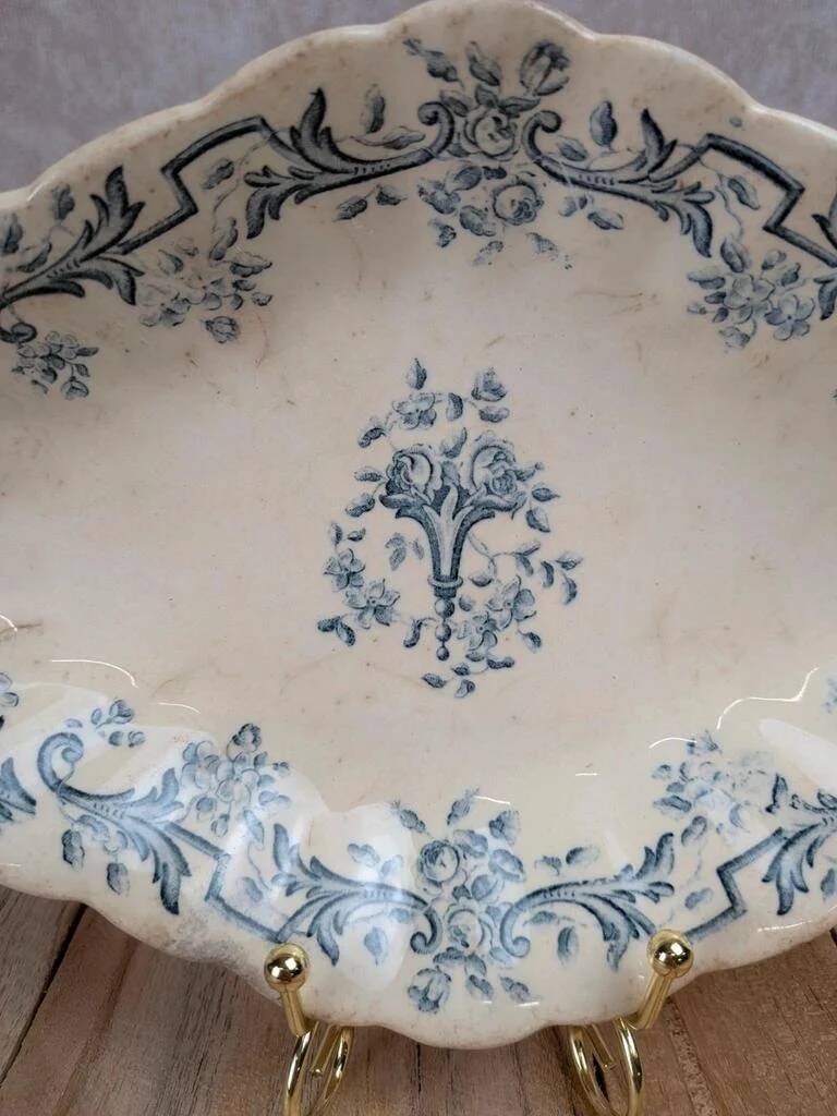 Ravier ironstone Longchamp model Louis XVI with old blue decoration.