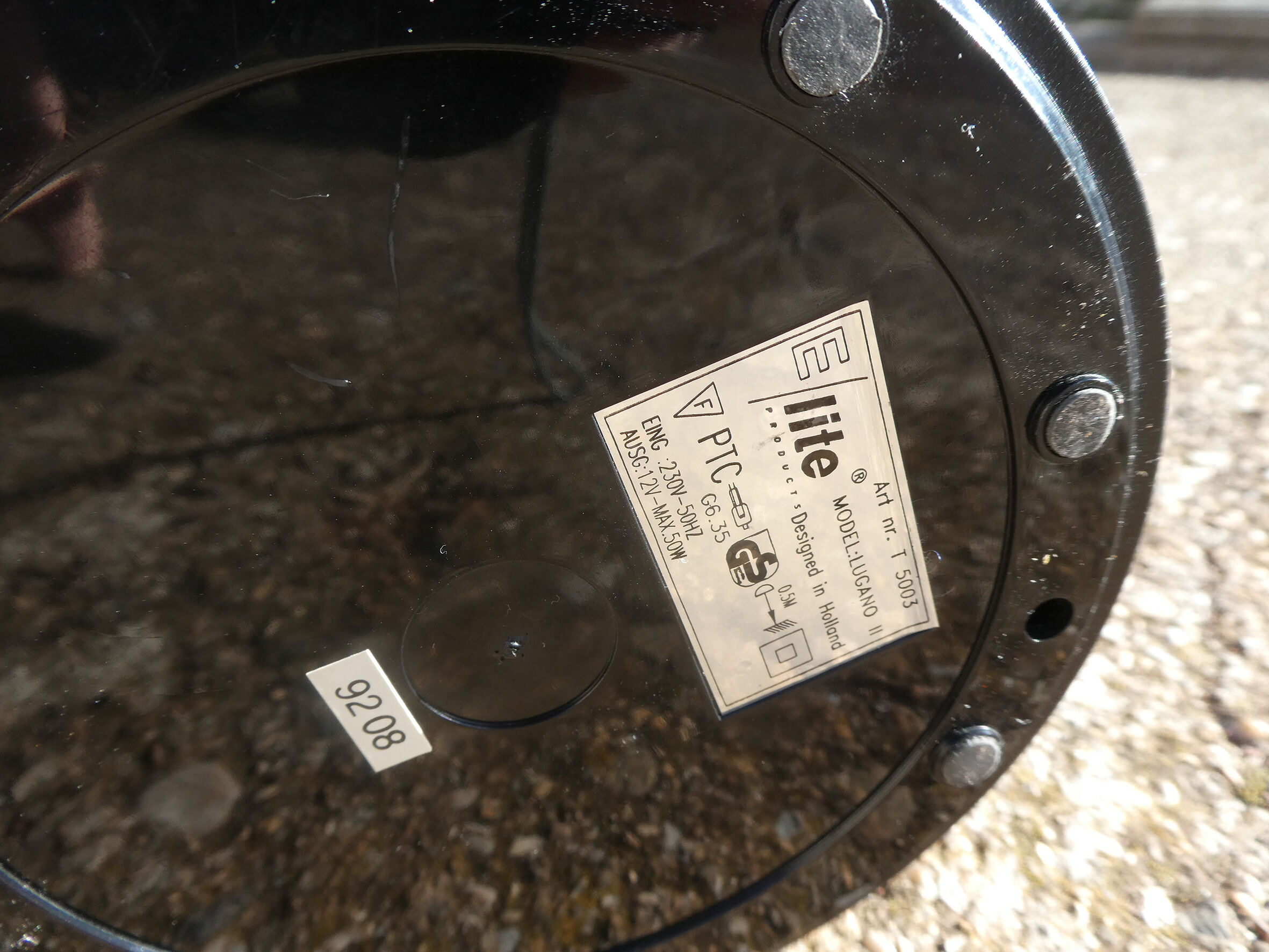 lugano desk lamp from e lite by targetti black