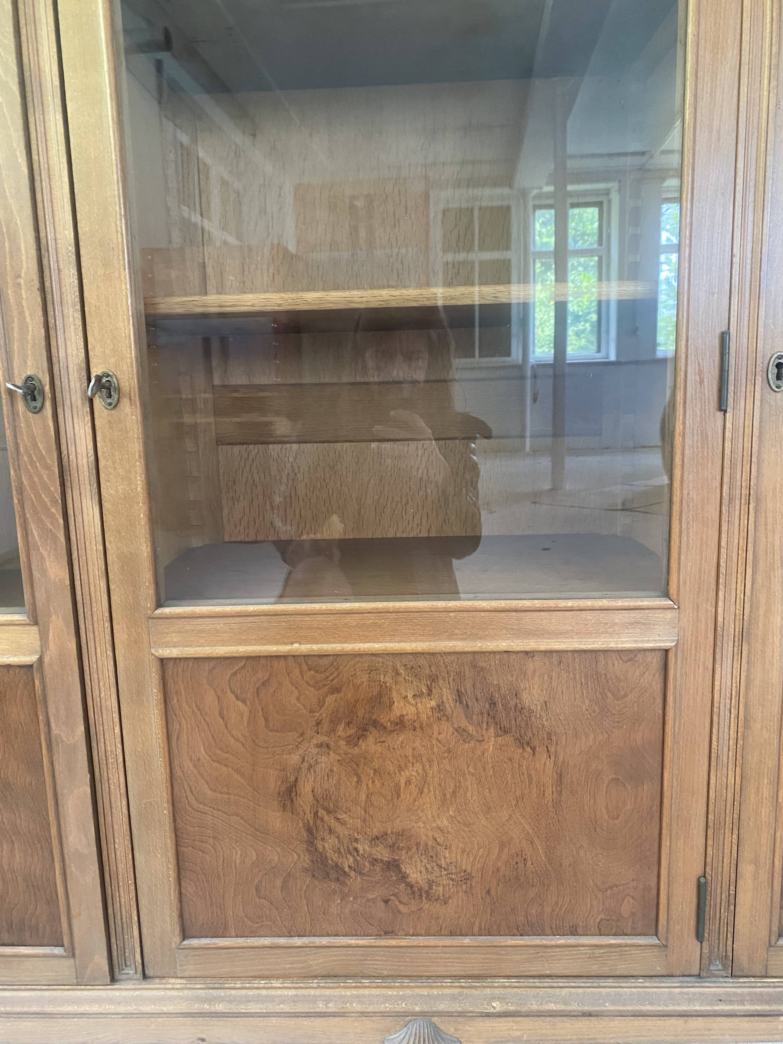 Vaisselier en bois fin