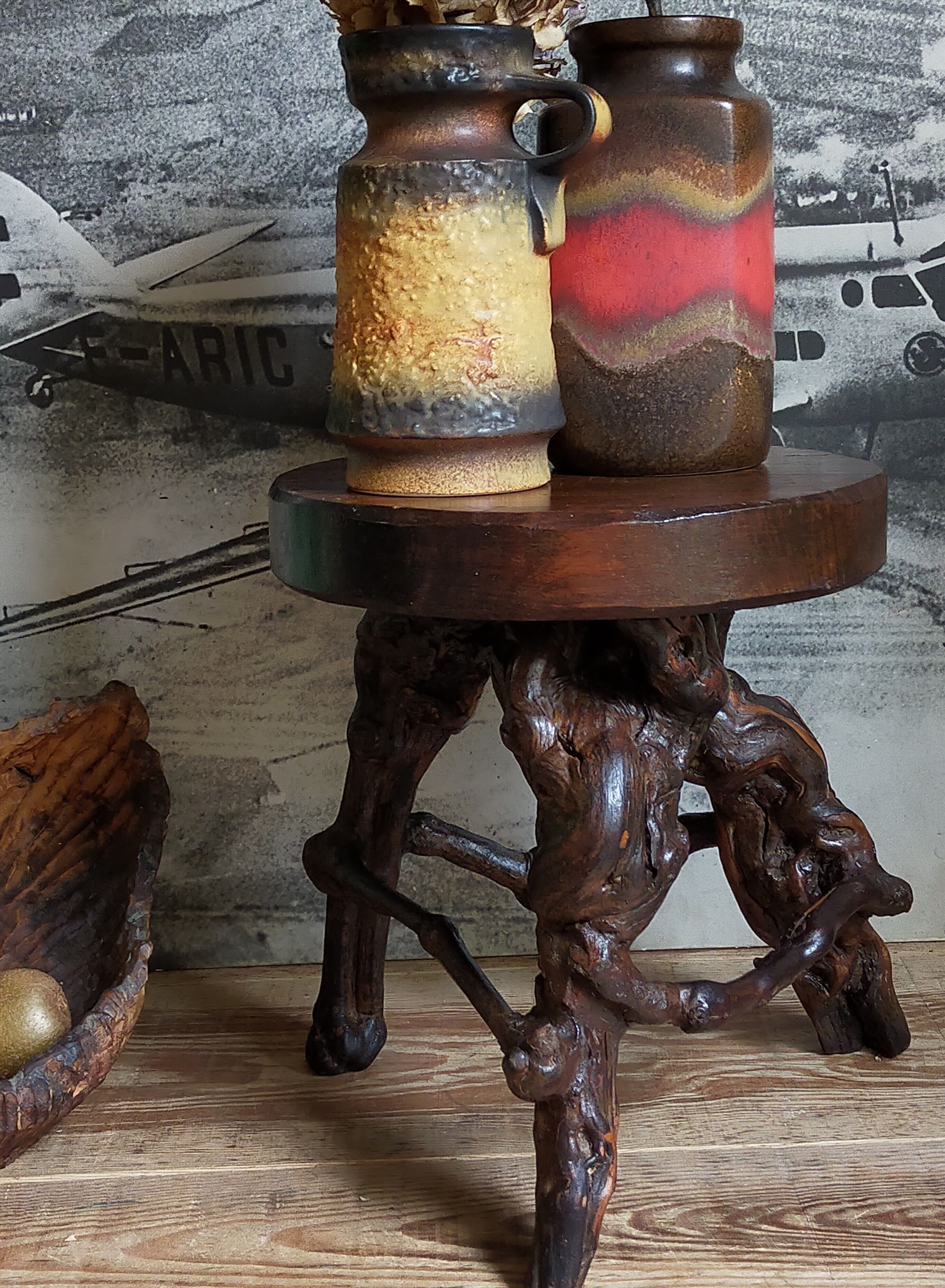 Tripod stool Art-popular vines, solid wood top