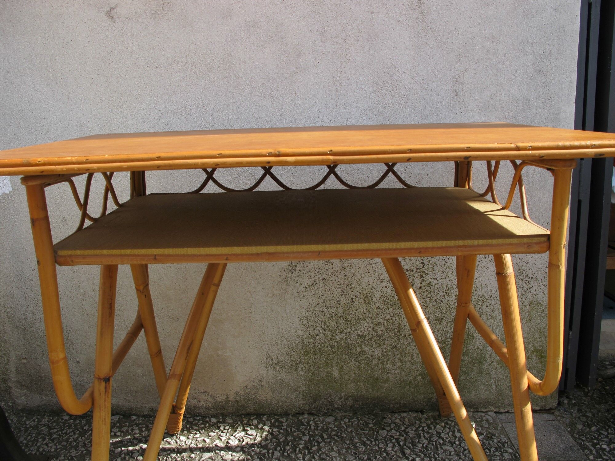Bureau vintage en rotin
