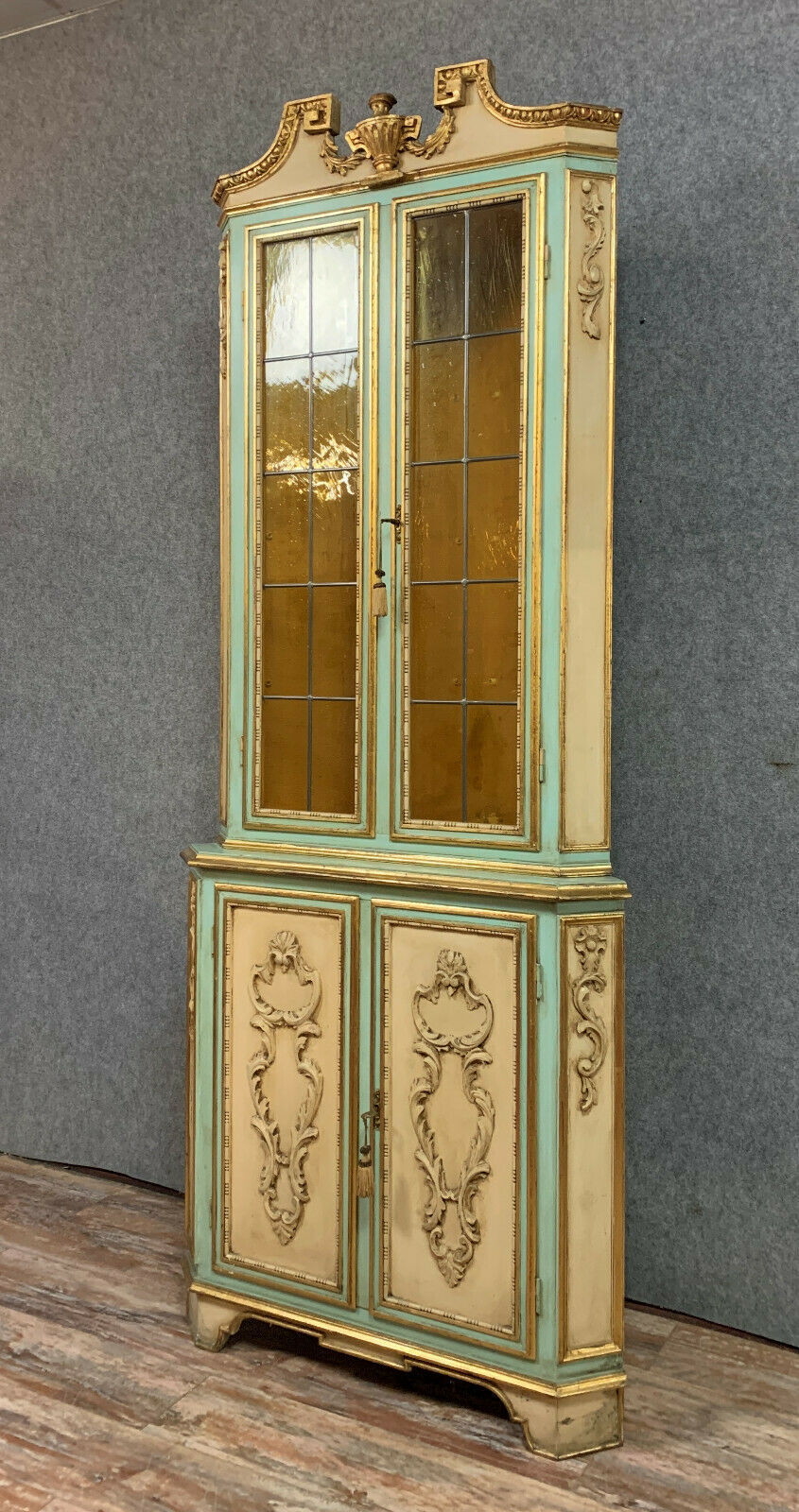 Venetian baroque notch in lacquered and gilded wood around 1900