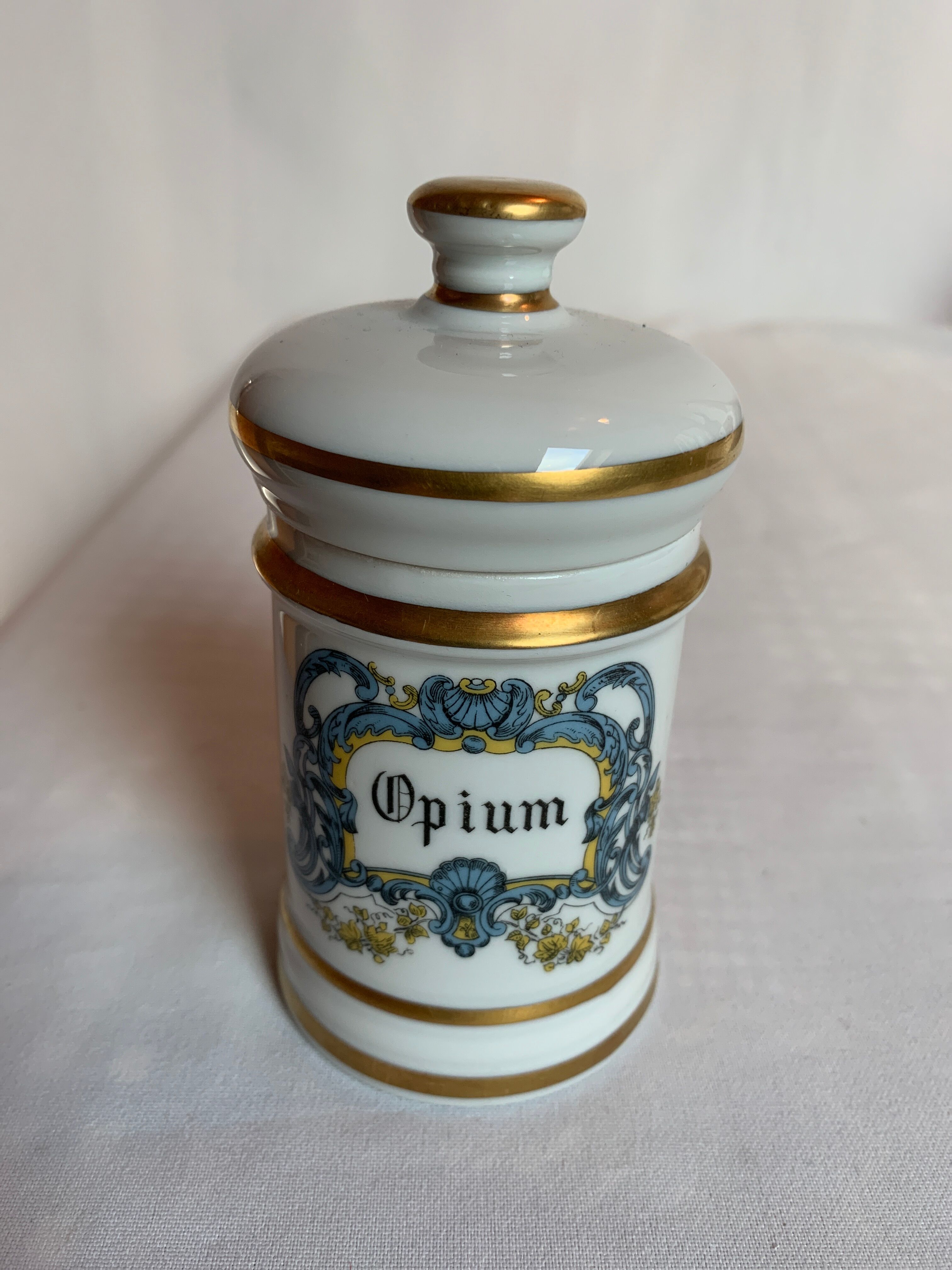 Pharmacy jar Opium