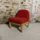 Chauffeuse vintage tissu rouge et bois clair