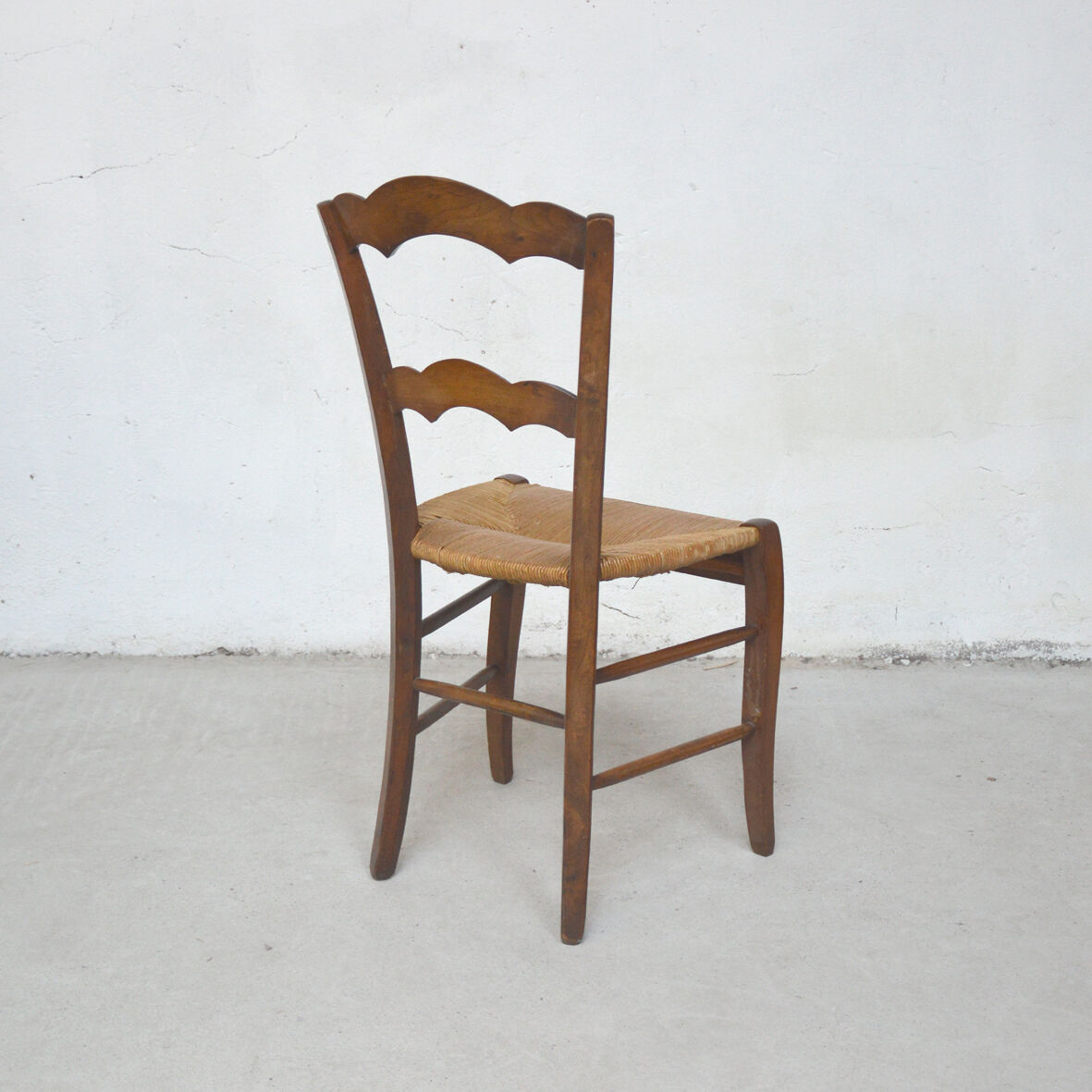 Old chair wood and straw