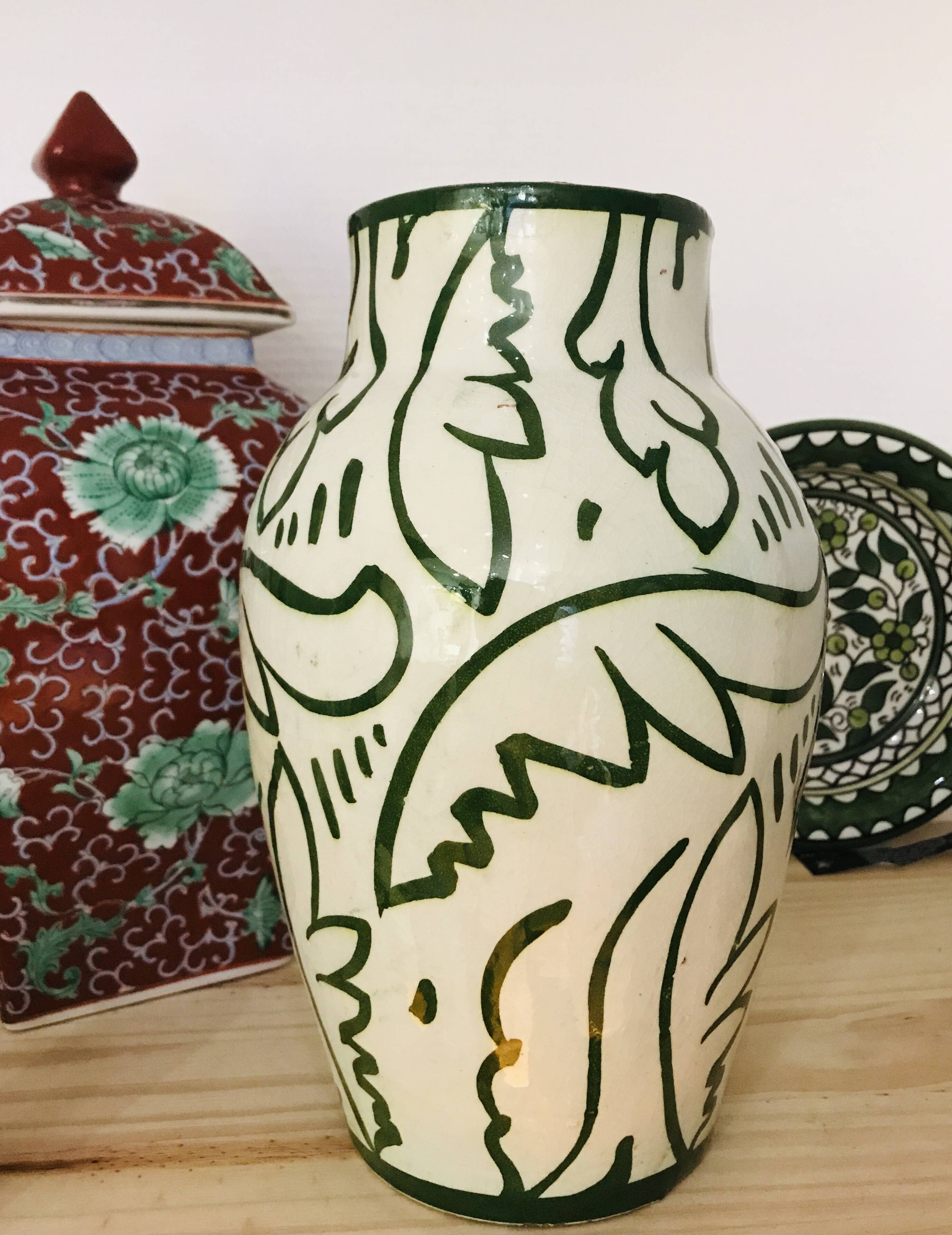 Terracotta vase Morocco floral pattern