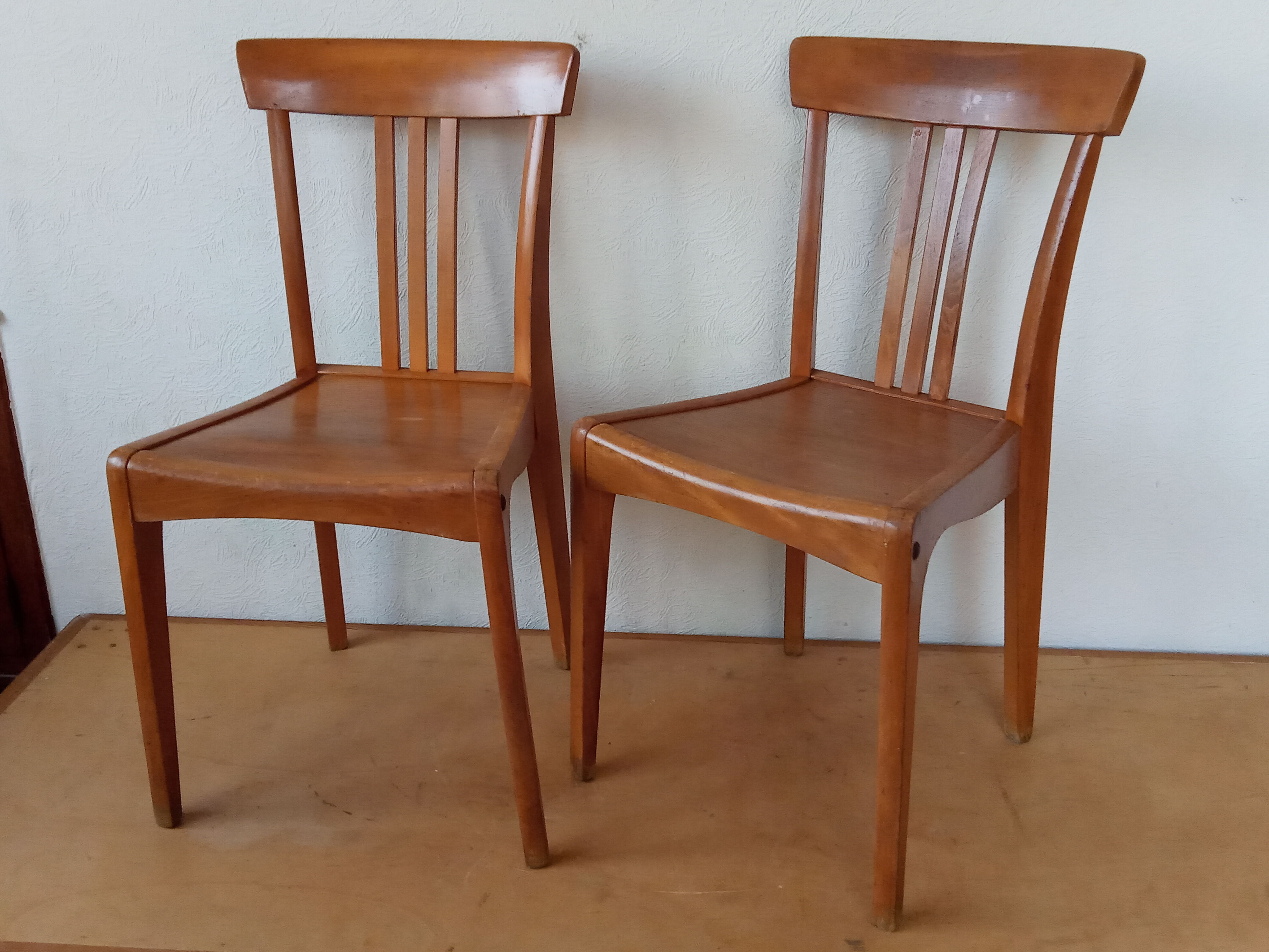Paire de chaises bistrot Stella années 50