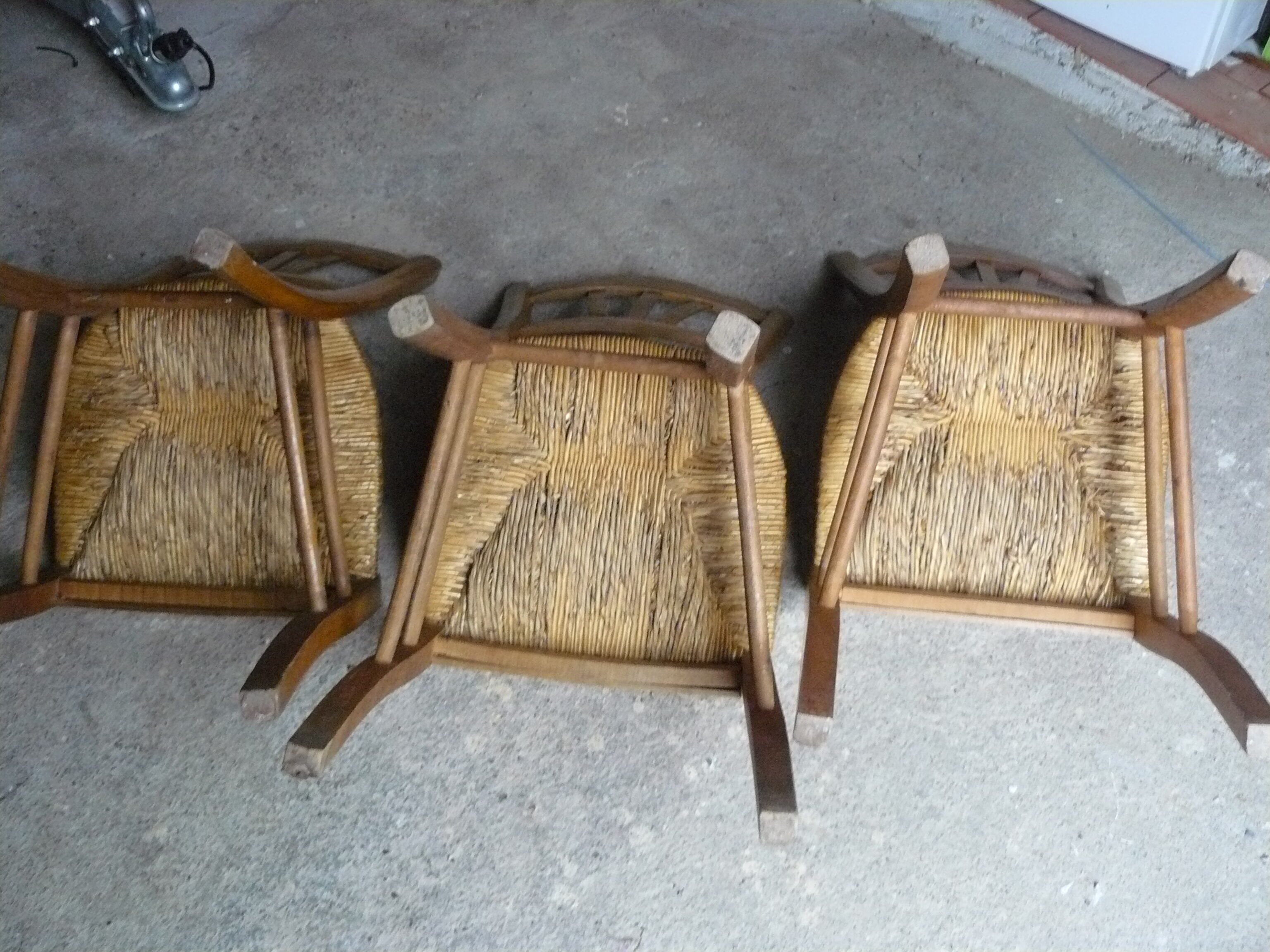 Lot of 3 chairs