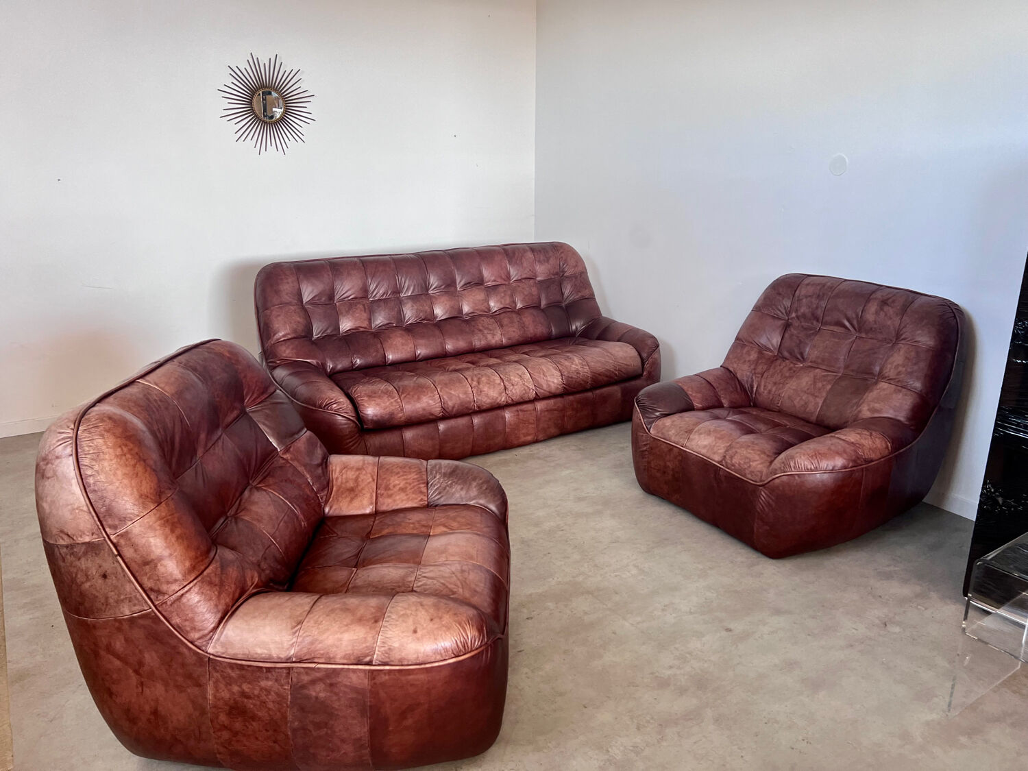Ensemble canapé et 2 fauteuils vintage en cuir camel patchwork design années 70