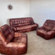 Ensemble canapé et 2 fauteuils vintage en cuir camel patchwork design années 70