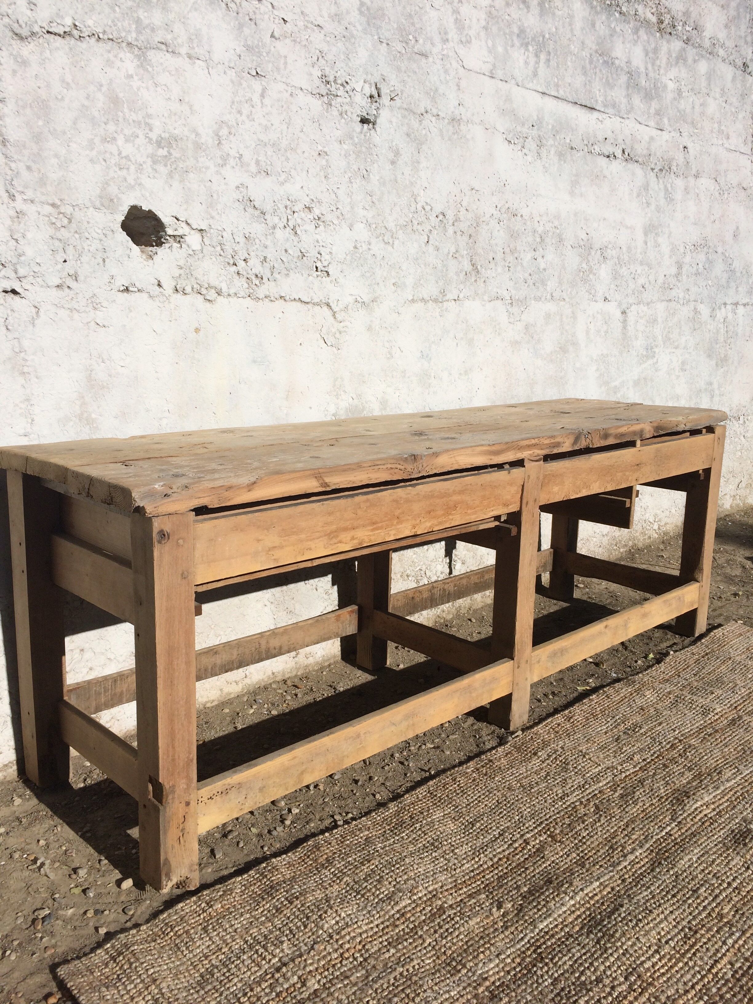 Établi en bois brut