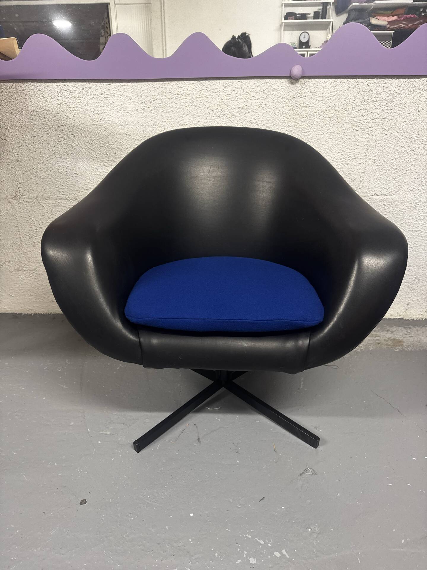 1970s swivel Orbital armchair