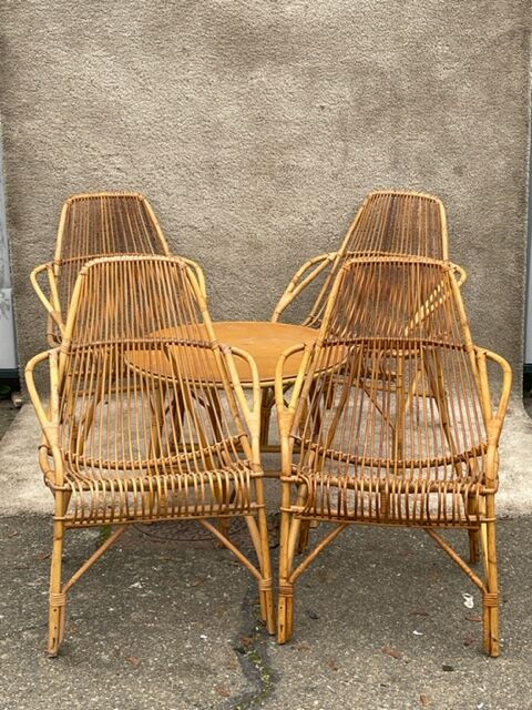 4 armchairs and 1 coffee table