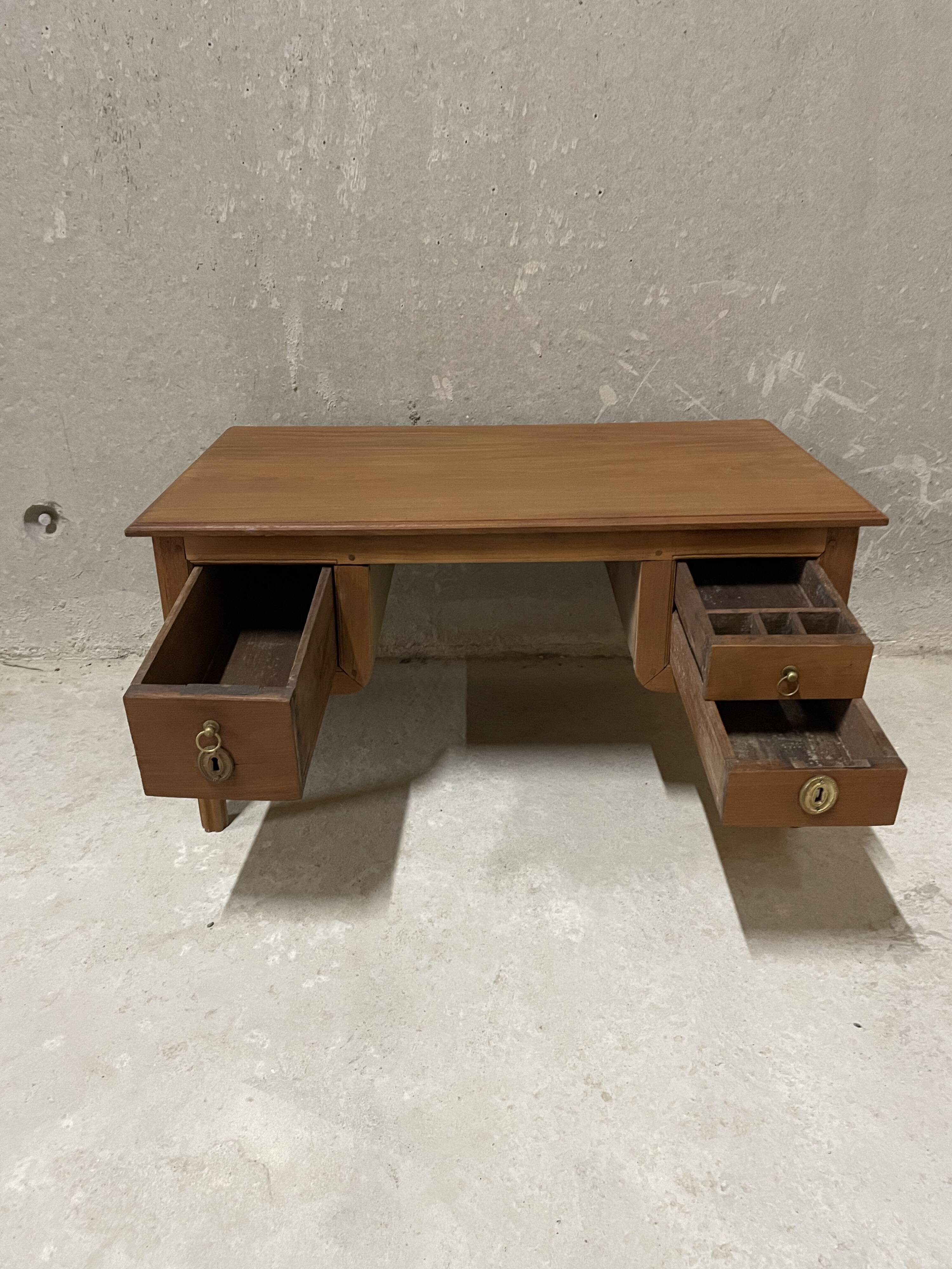 Solid wood coffee table with drawers – chic country style