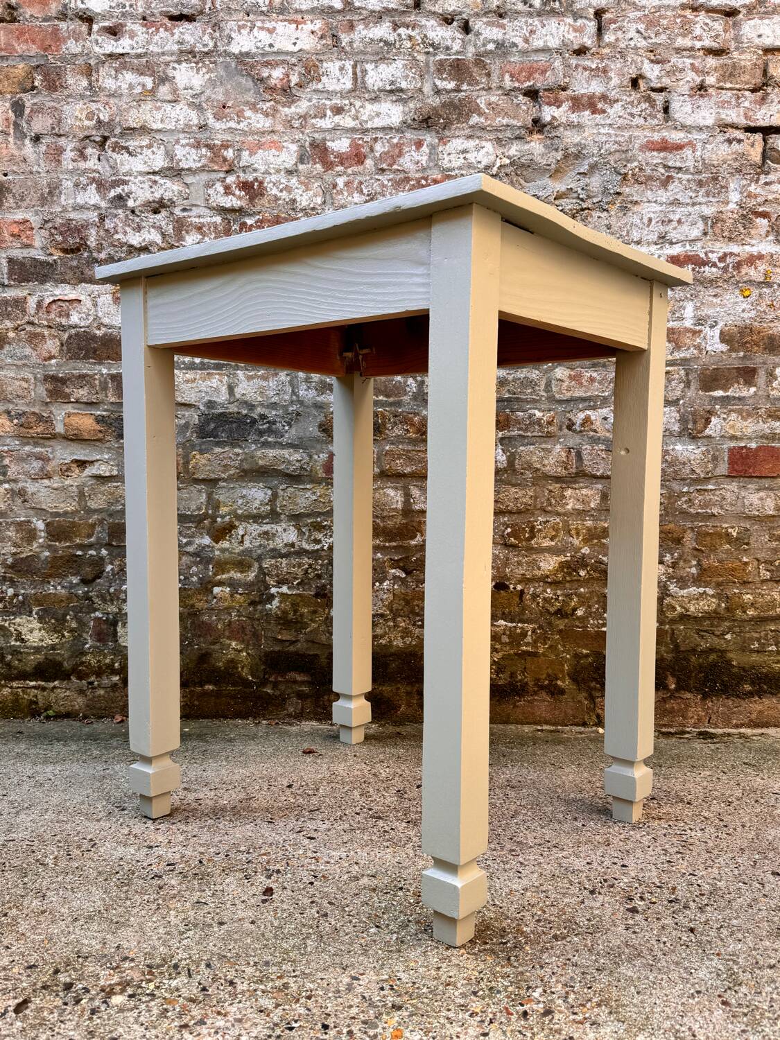 Table d’appoint, petit bureau revisité