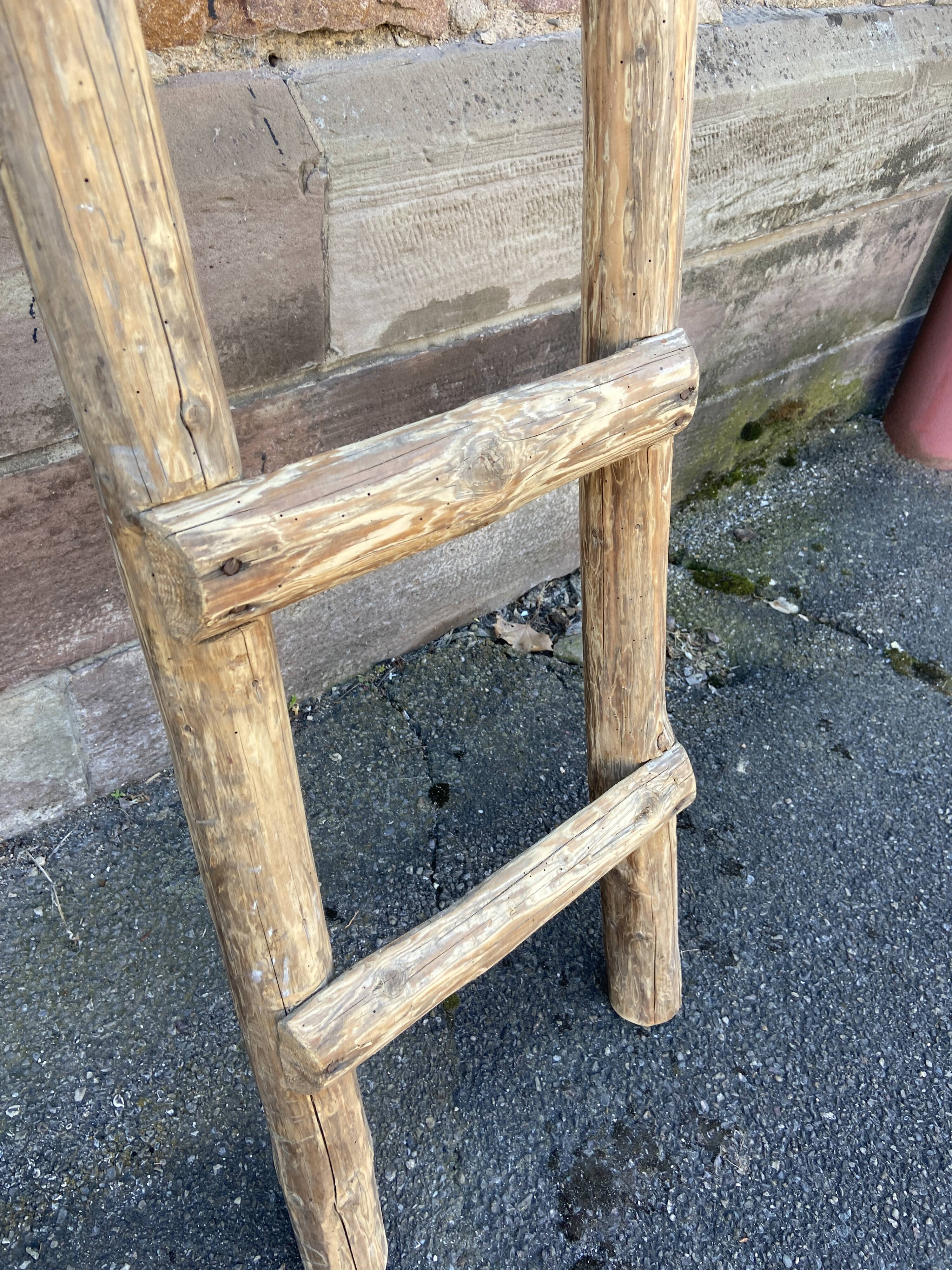 Échelle porte serviettes vintage 1900s