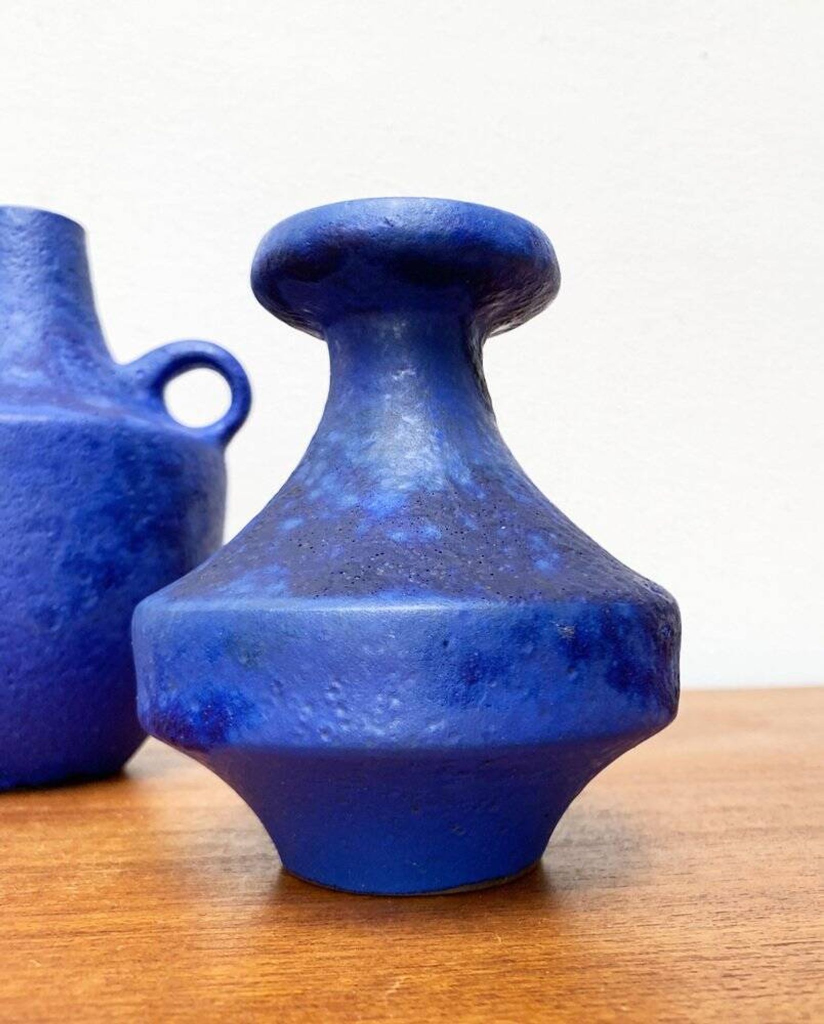 Mid-century German minimalist cobalt blue vases by Hartwig Heyne Pottery, 1960s, set of 3.