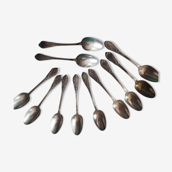 11 dessert spoons