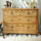 Louis Phillipe style chest of drawers in light walnut 20th century
