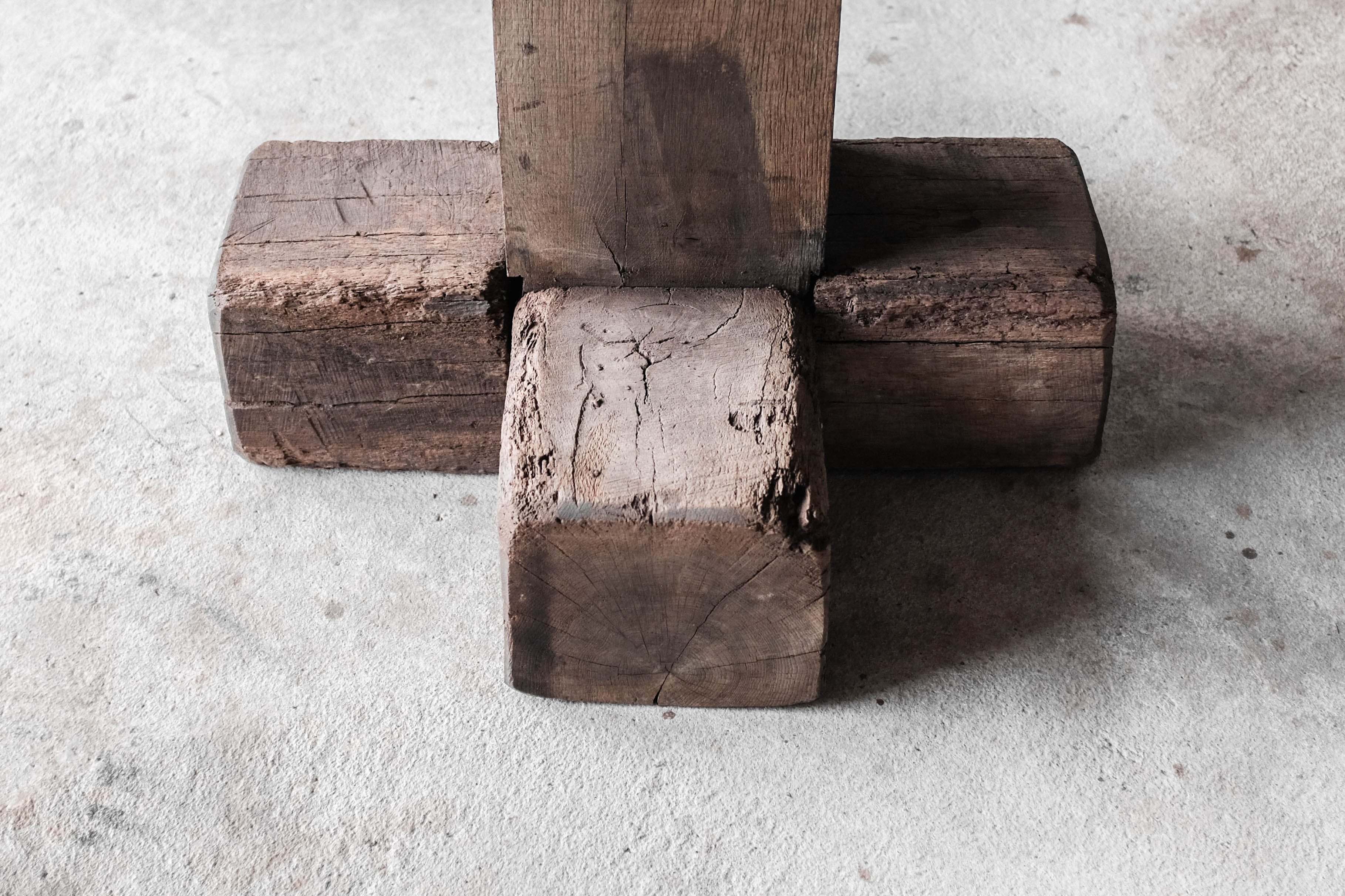 Round primitive dining table, solid wood